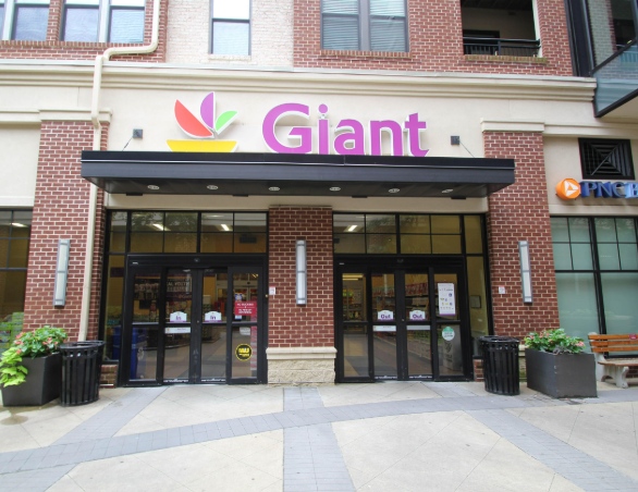 Shopping center retail signage